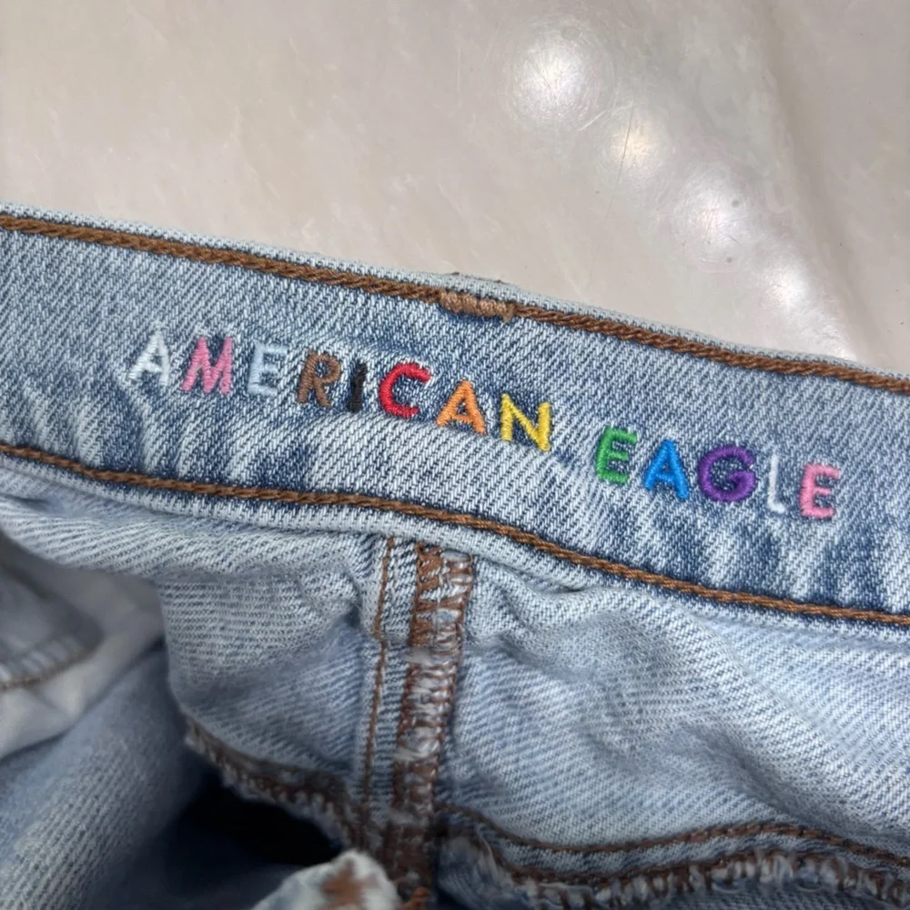 Light Wash Distressed Boyfriend Shorts | American Eagle Size 16 - Picture 5 of 12